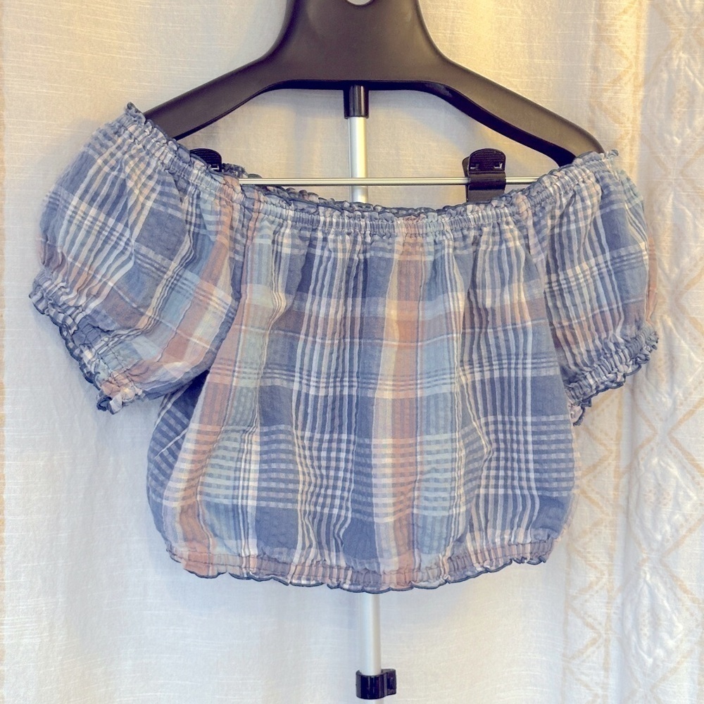 American Eagle Puff Sleeve Plaid Crop size Medium